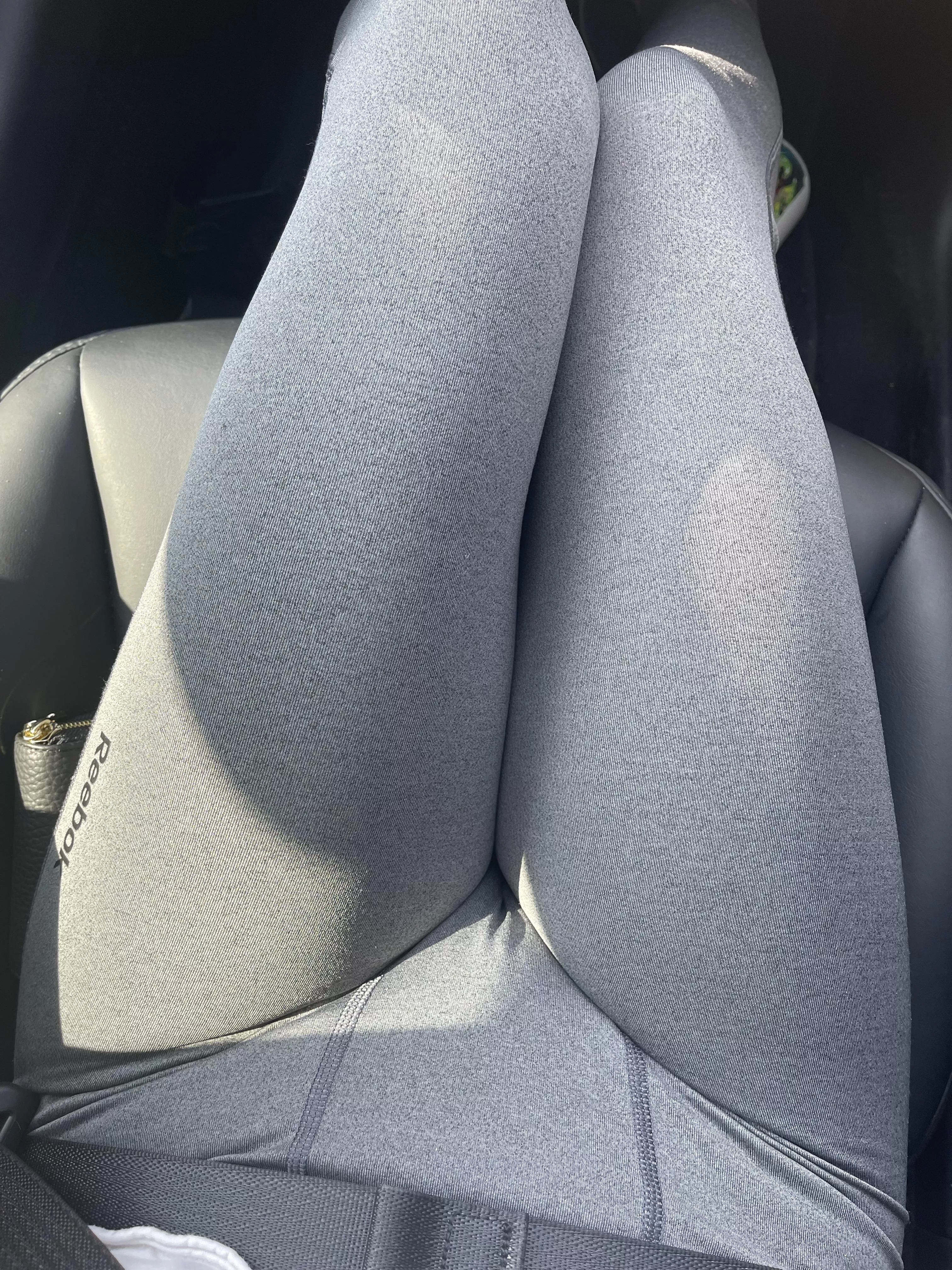 Why do running leggings that ride up feel THAT good? 🙃