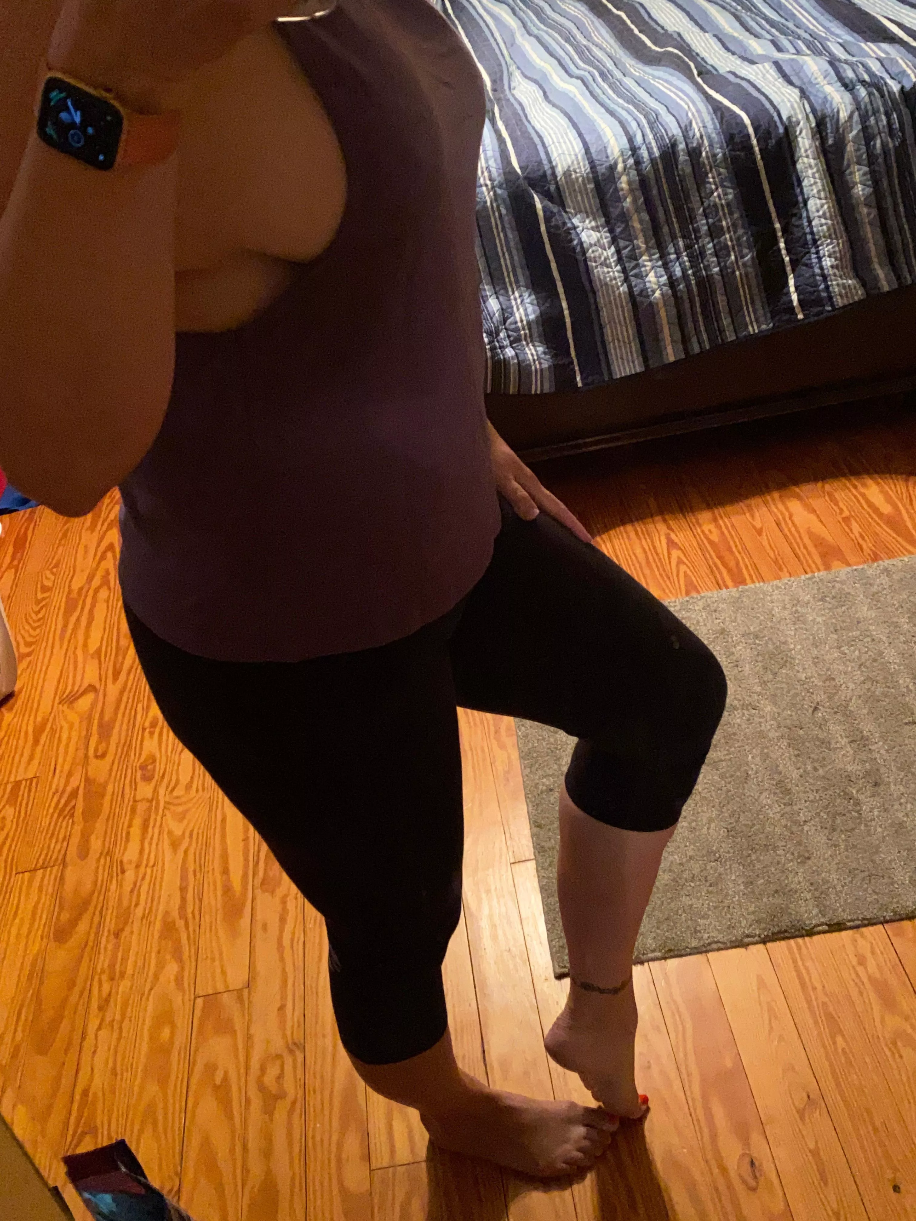 Wife leggings and side boob anyone ?