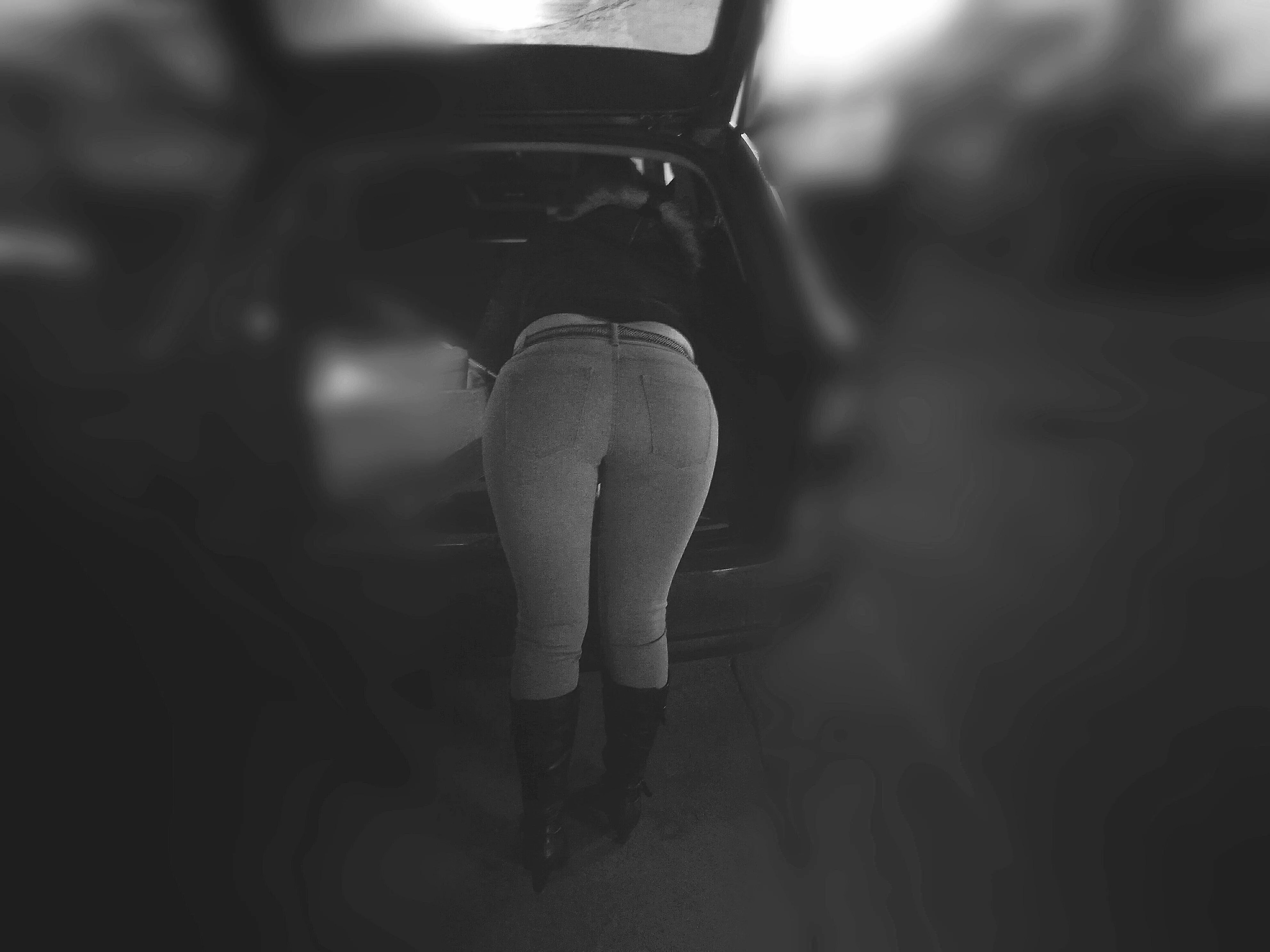 Wife's ass in tight Jeans.