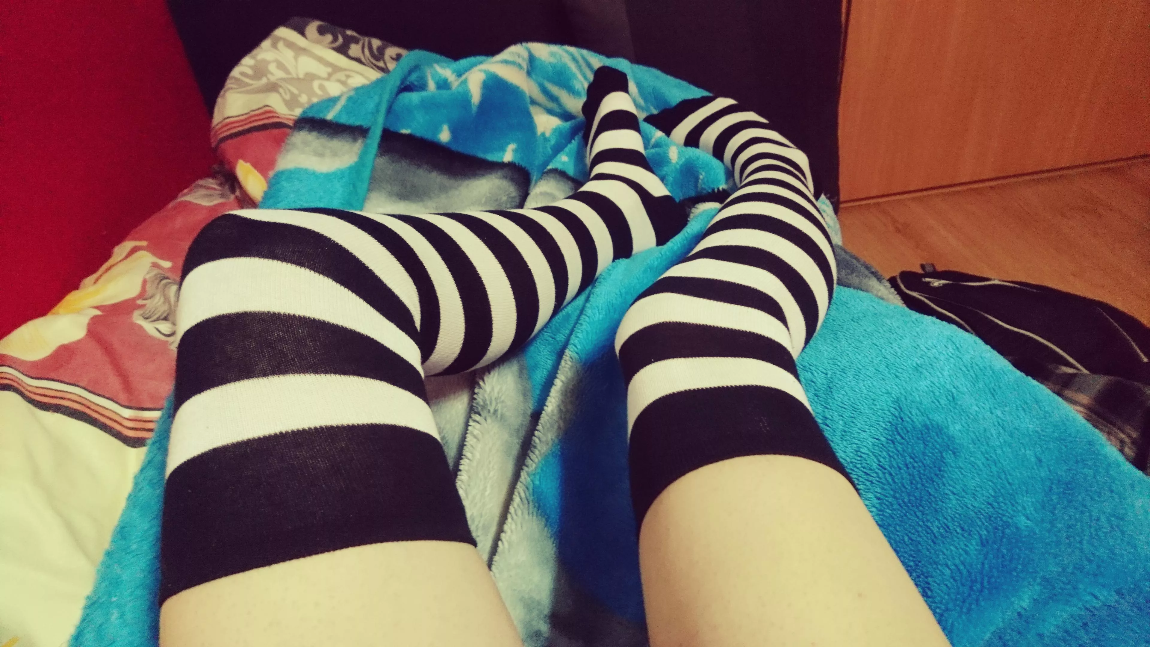 Will black stripes get more attention :3?