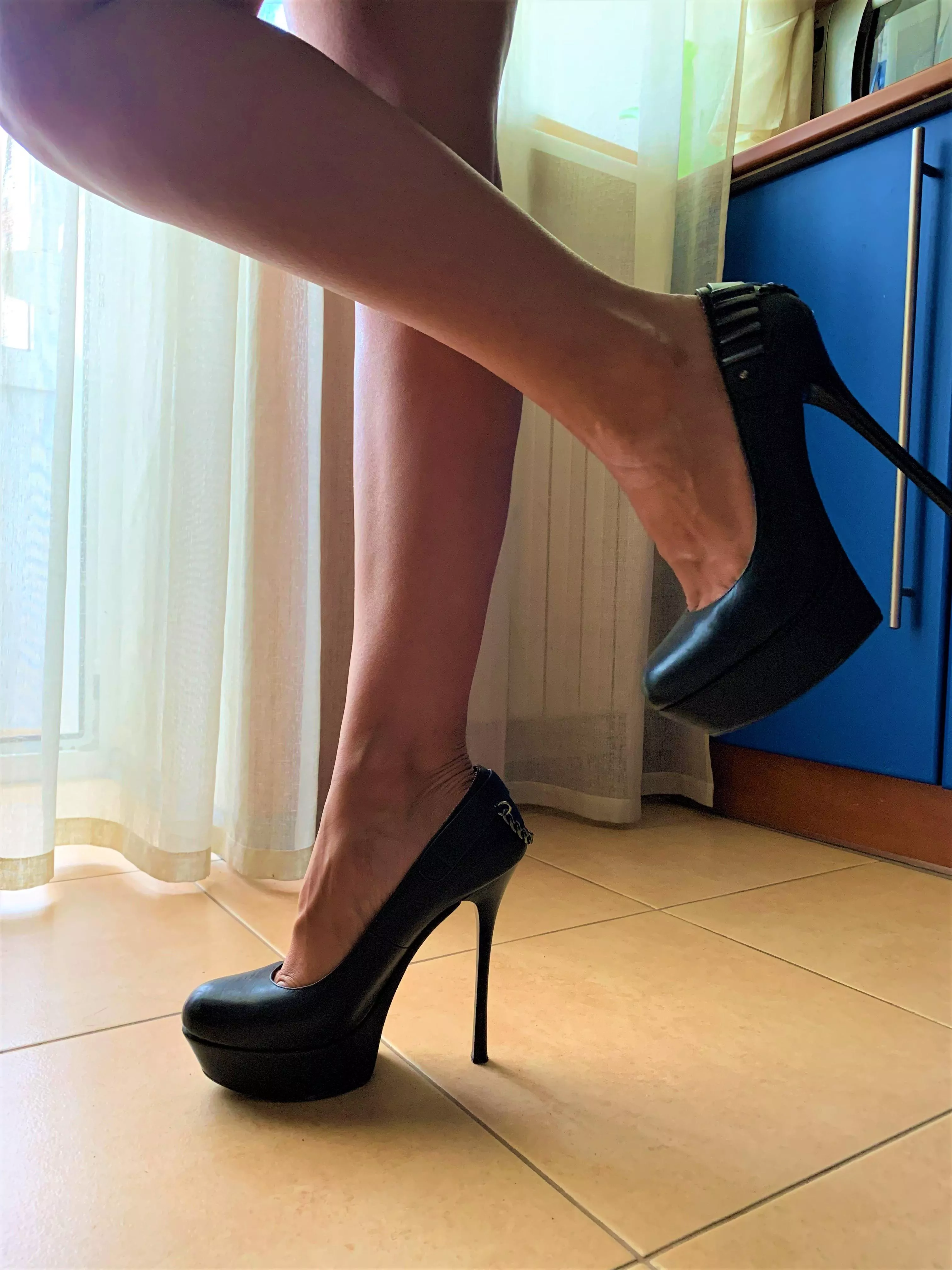 Will the height and beauty of these heels help me win your heart?💙