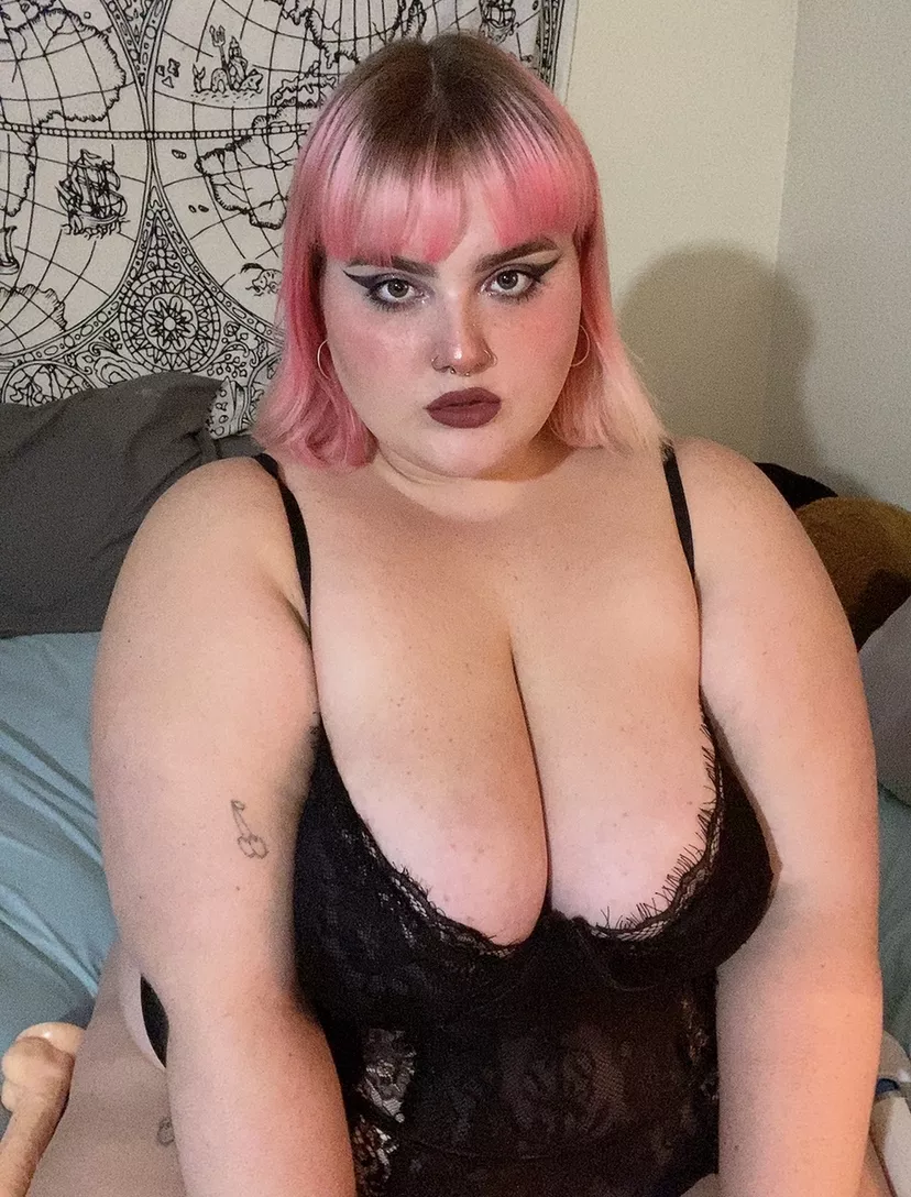 will you cum on my tits pls?🥲