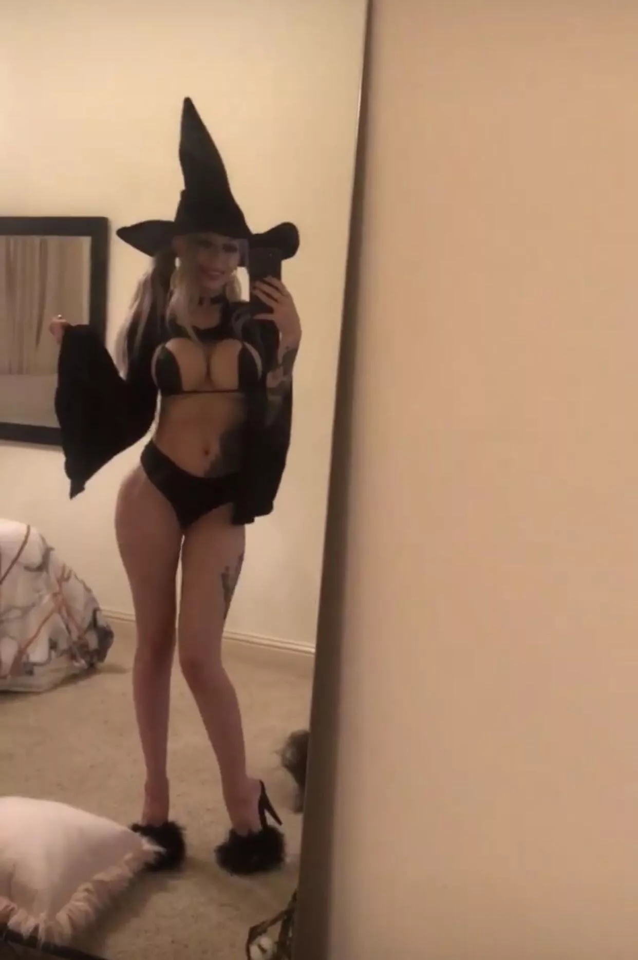 Witch Hunting (f)