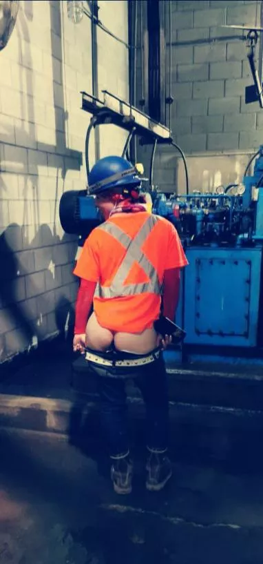 Working at the pulp mill [f]