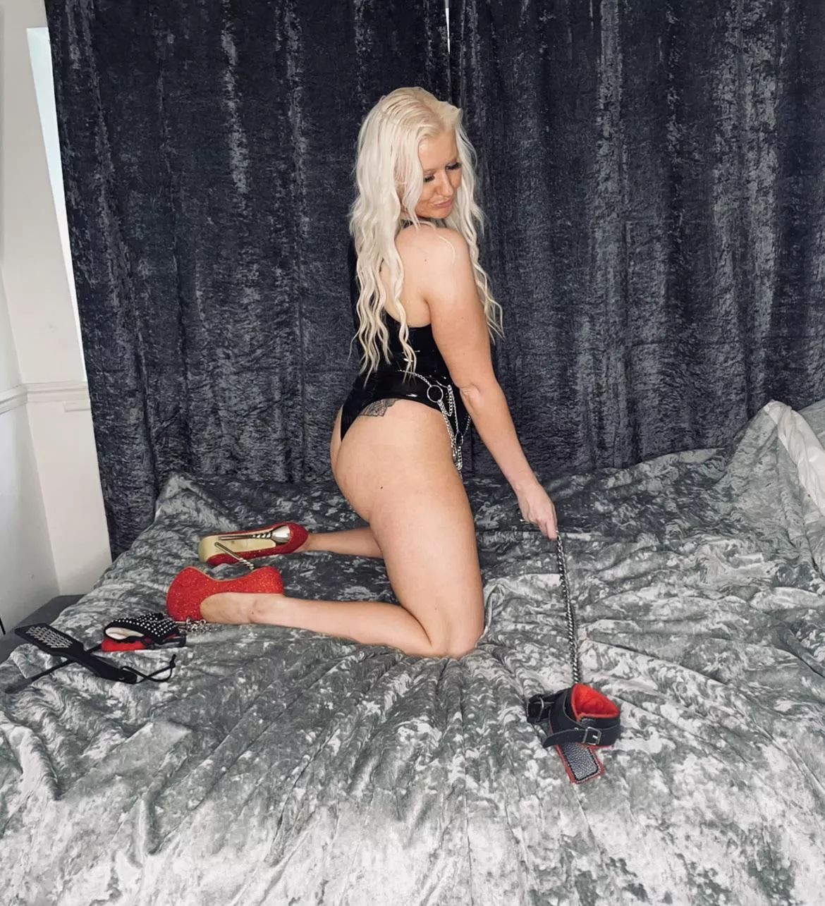 Worship my glorious ass and heels like a good slut,your tongue better be working hard because only the most obedient pets can hop up onto my bed