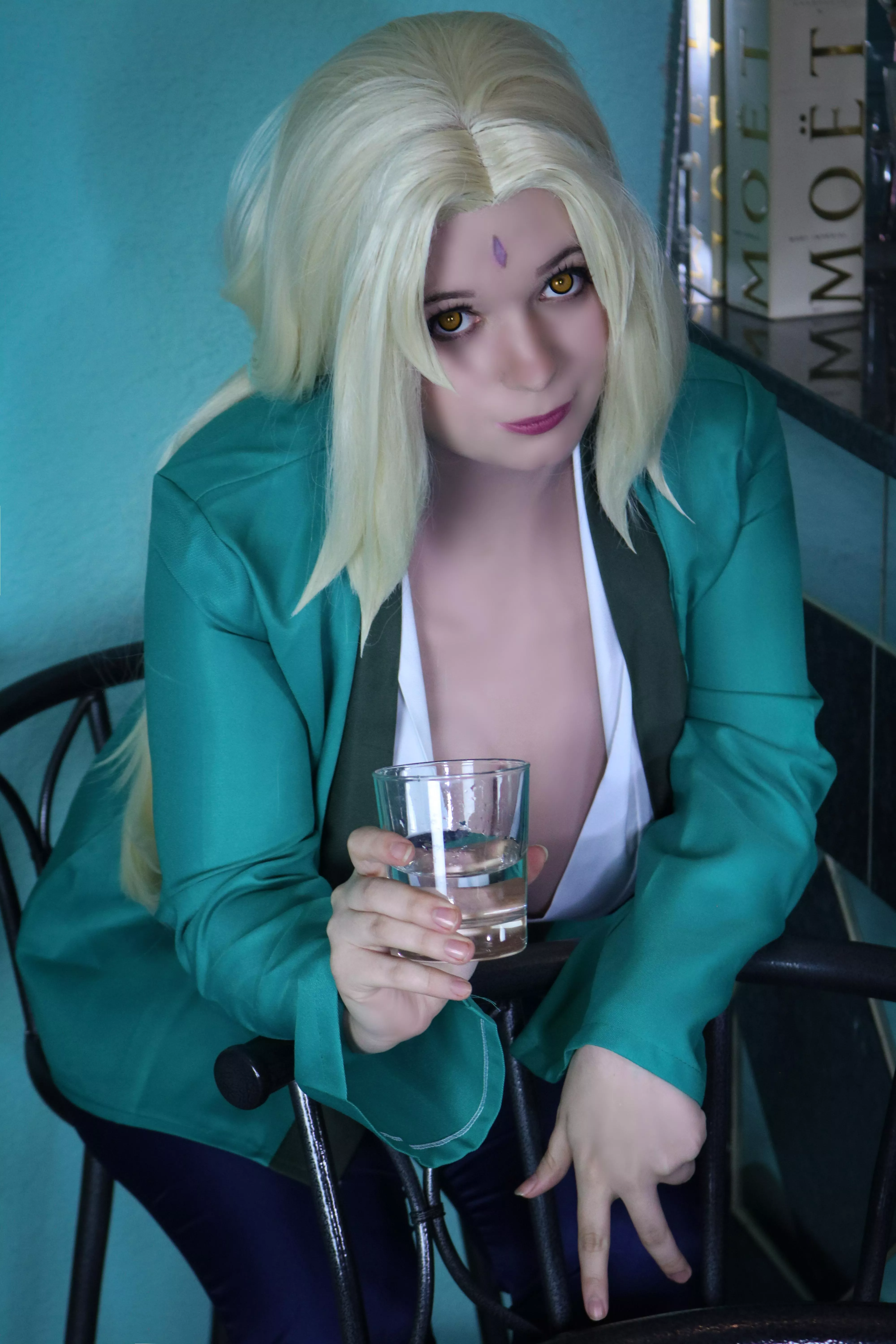 Would you buy Tsunade a drink? (By Lysande)