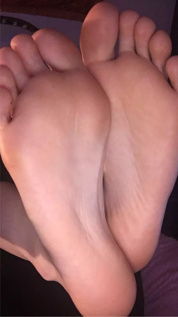 Would you cum on my soles😫