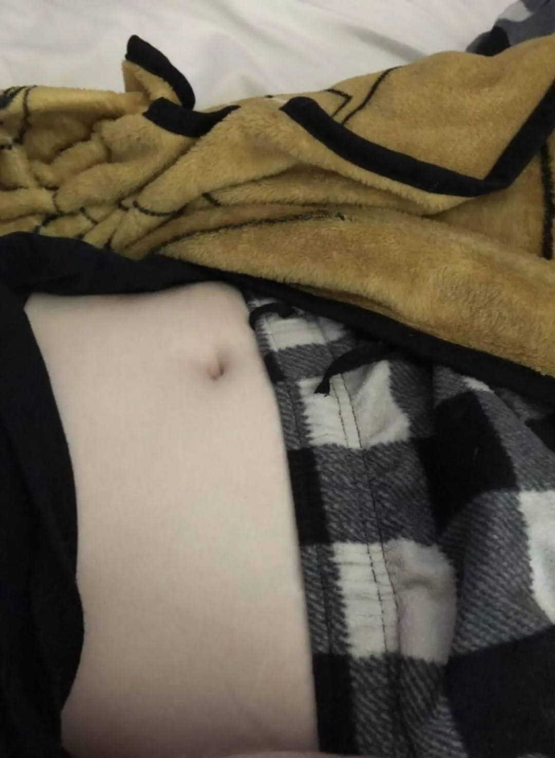 Would you fill my belly button with thick gooey cum?