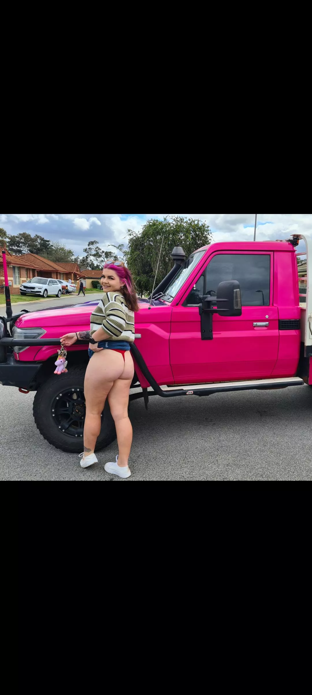 Would you fuck me by my pink cruiser in public? 🥵😈