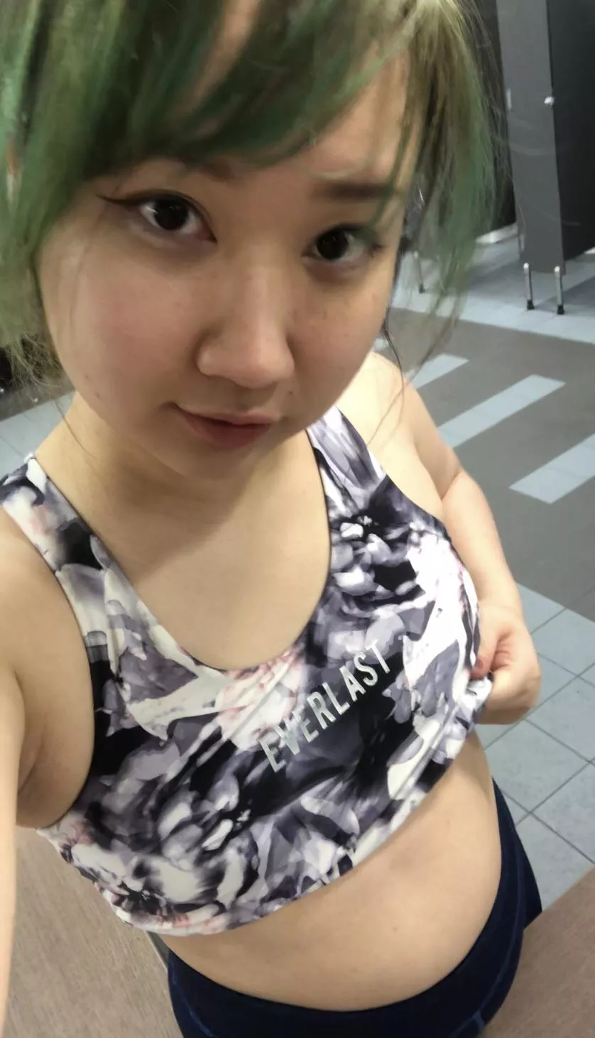 Would you like a gym date with me?