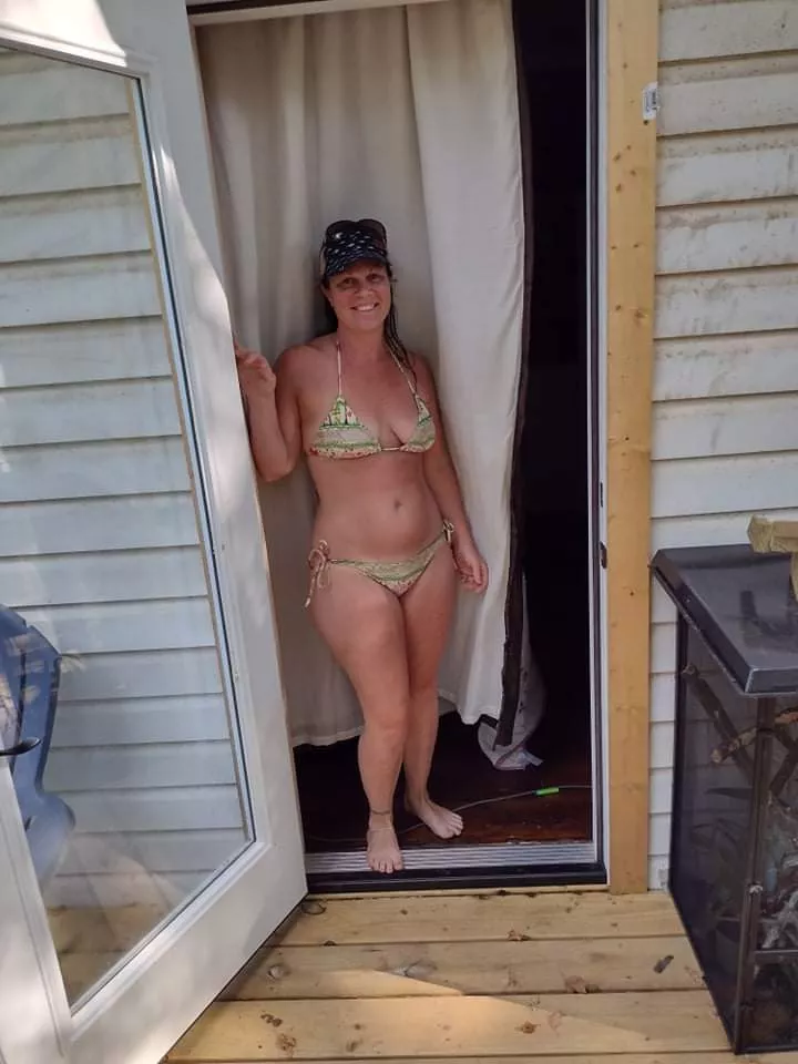 Would you like to see the bikini off? Hottygal4u