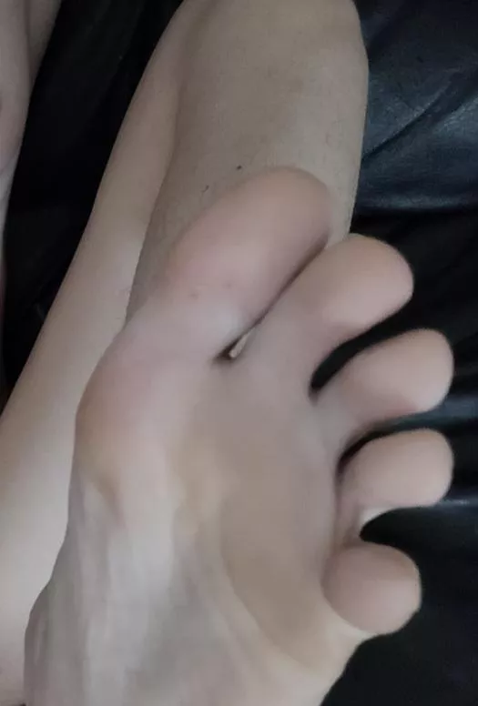 Would you massage my feet before I give you a footjob?ðŸ¥µðŸ˜ˆðŸ’¦