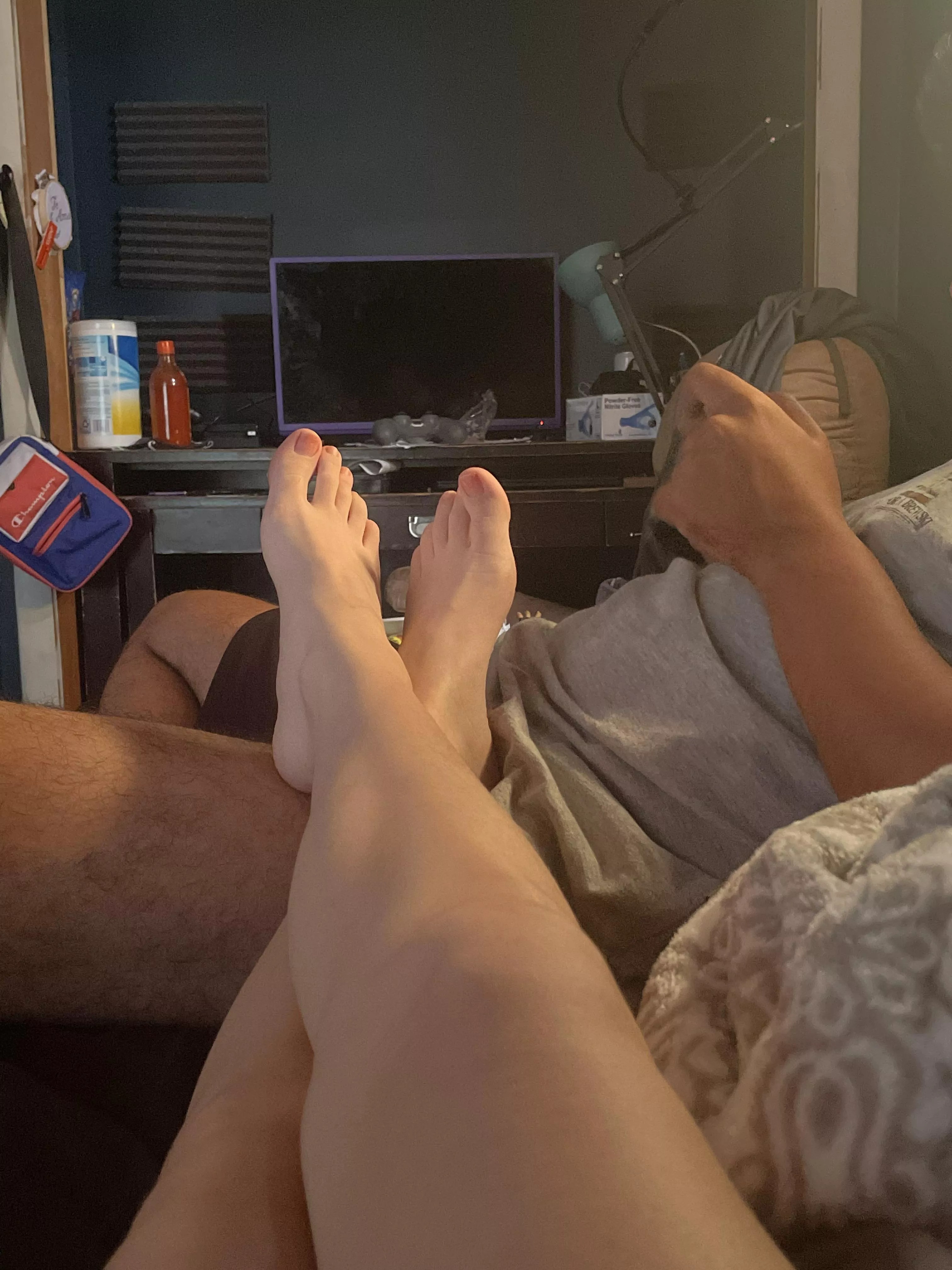 would you rather play with my feet or clash of clans?