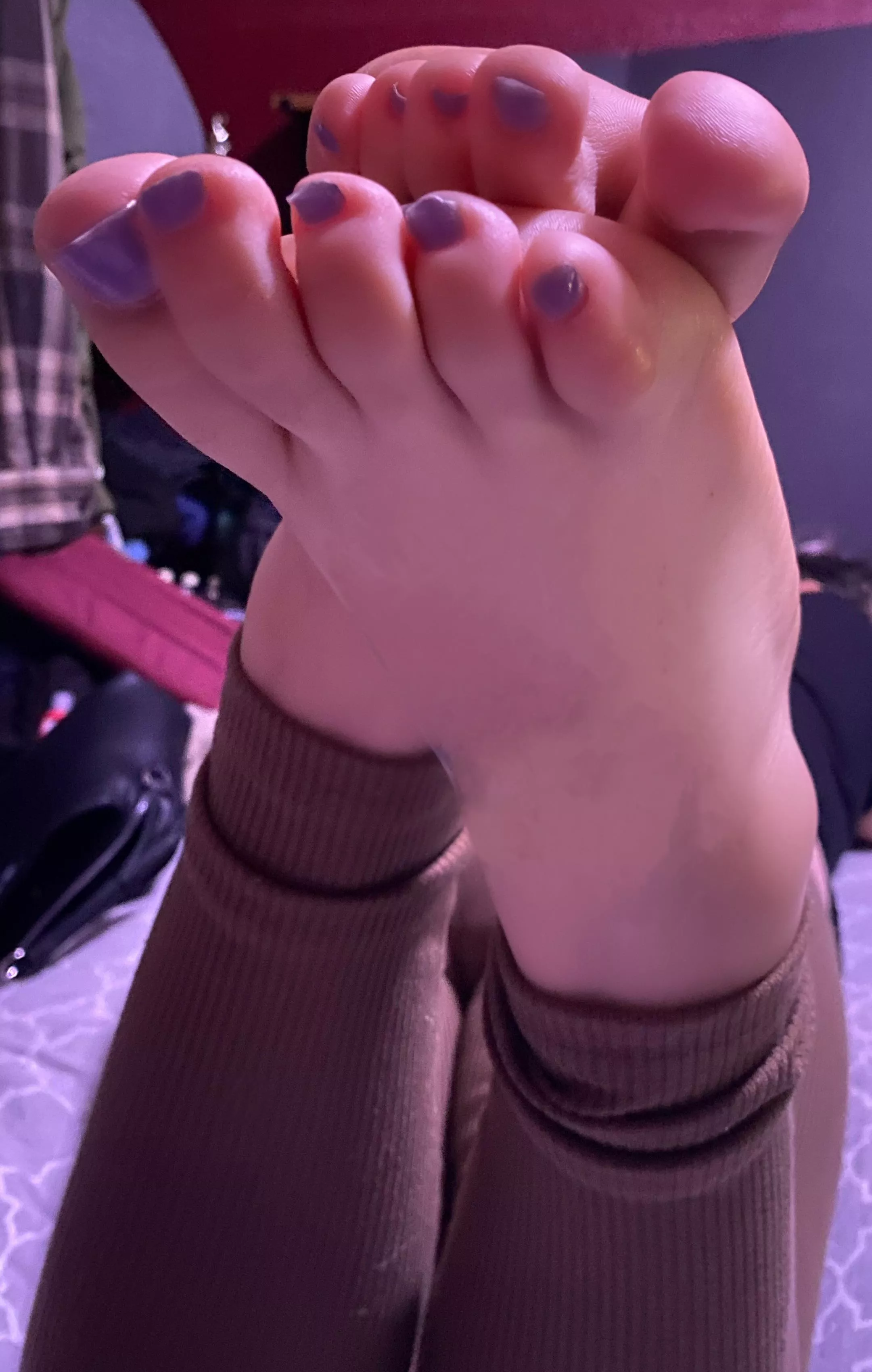 Would you use my feet? 🥰