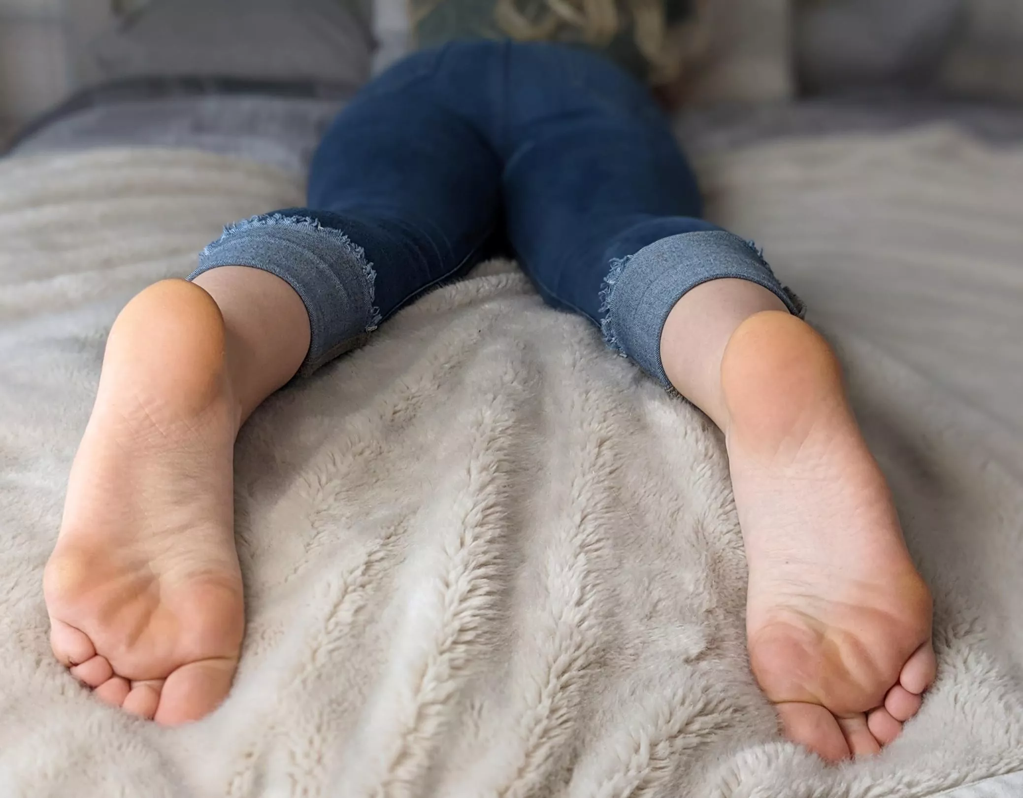 Wrinkly, smooth or sweaty, there's just something so lovely about soles of the feet ðŸ¥° what do you think?