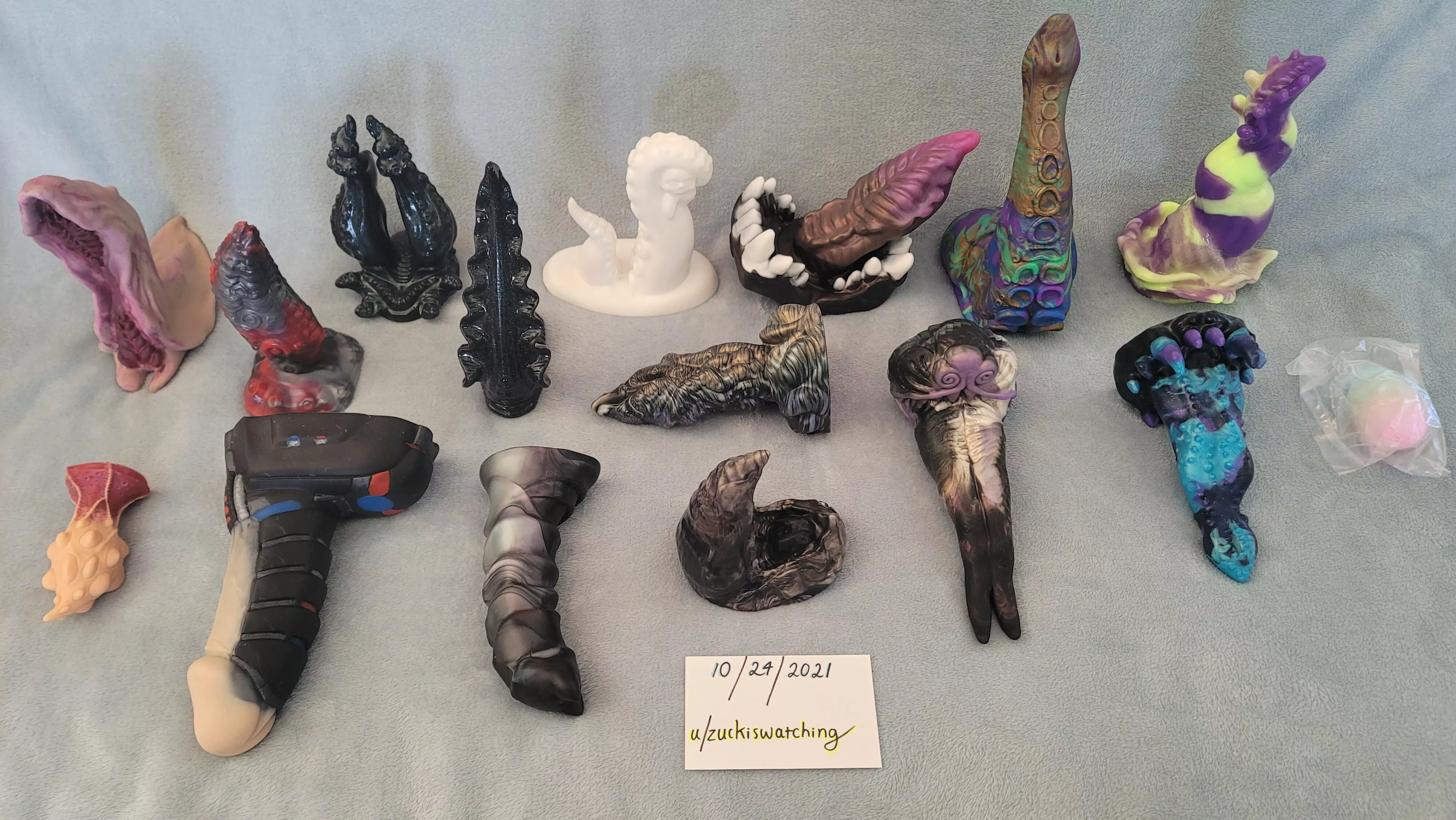 (WTS) 16 Toys: Maws, Tentacles and More: