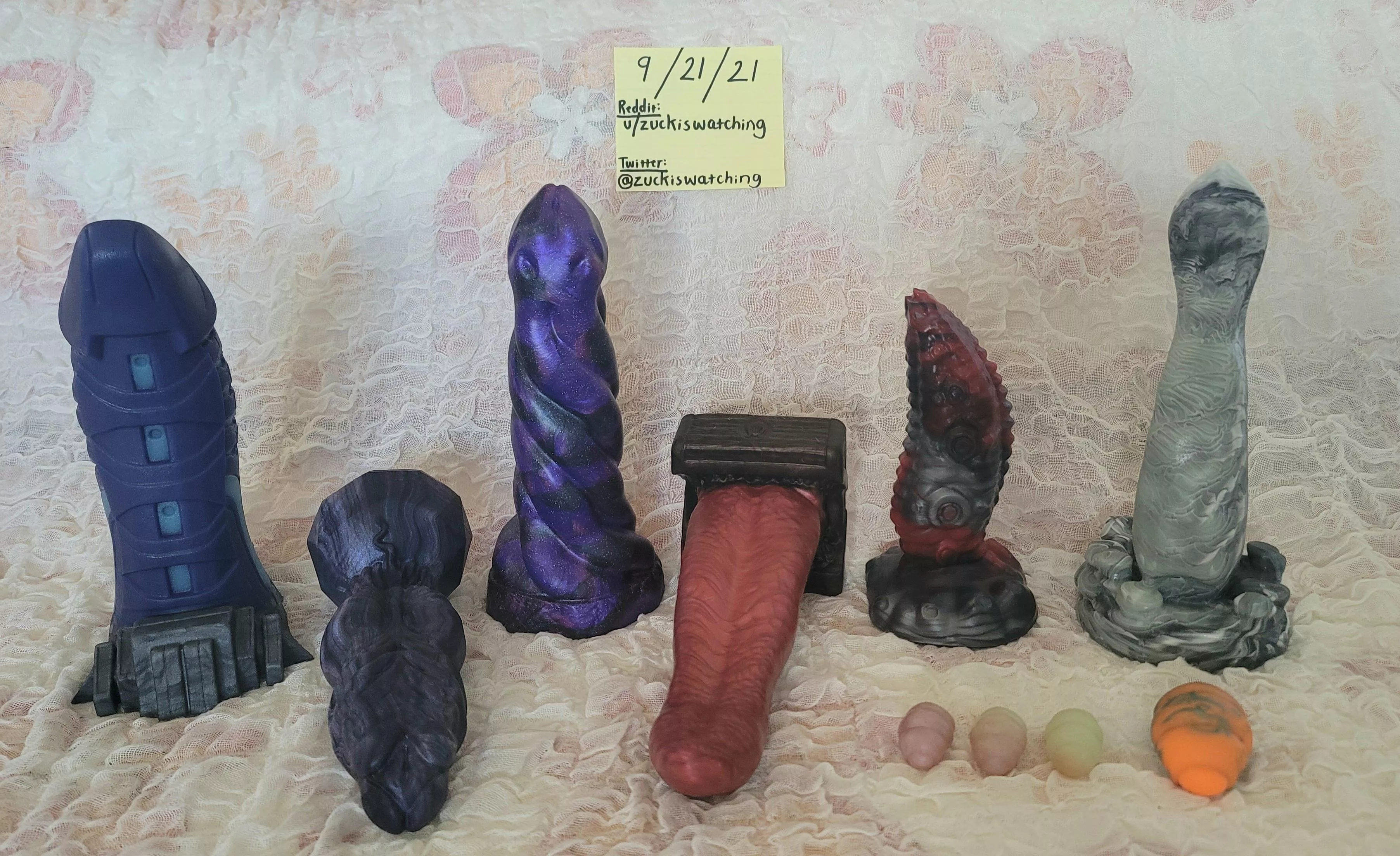 (WTS) Grubs + 6 Toys [Collection Purge]