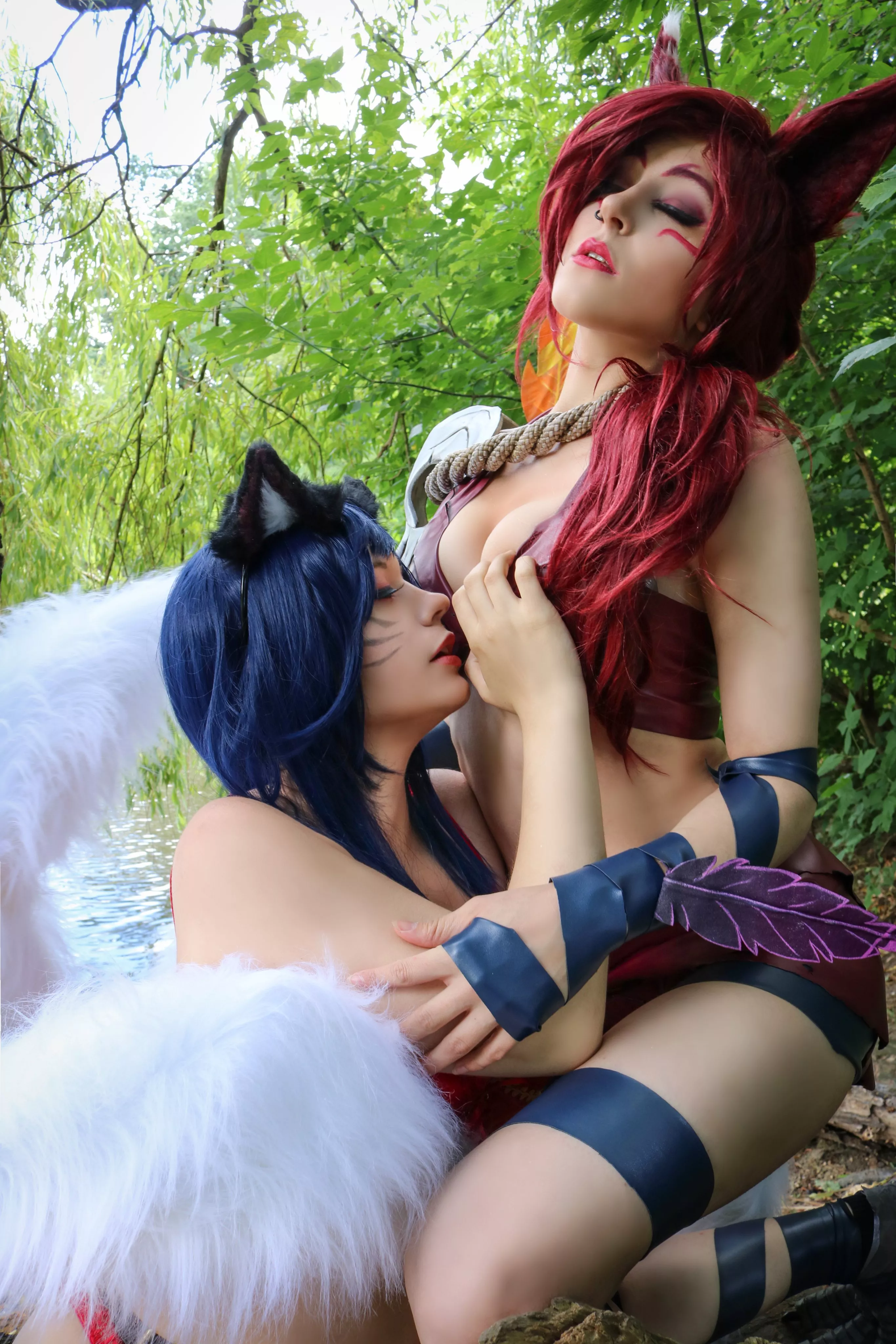 Xayah X Ahri yuri by Mowkyfox and Lysande