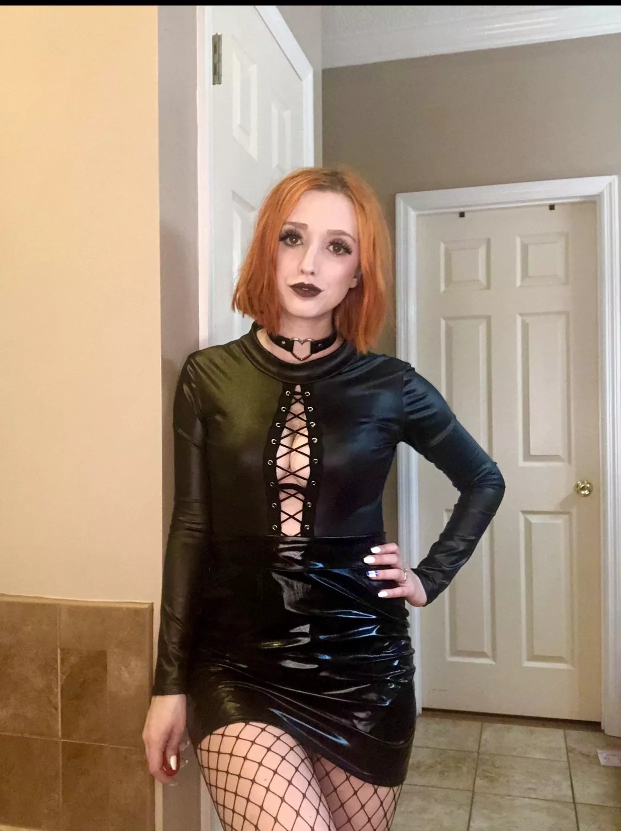 You donâ€™t deserve to even see me with my strap. You barely deserve to take it. [domme] [oc]