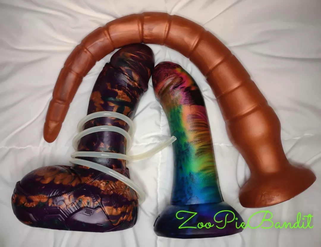 YOU GUYS! The holiday weekend has BEGUN! What toys are you stuffing in your holes or the holes of willing participants over the next three days??? This is how Friday night began for me and Saturday is sure to be just as fun!