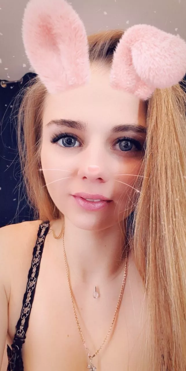 Your bunny dreams of sex with you.😍I want you to caress my tender body, kissing every inch, going lower and lower🍓😋.Will you come.Link to my OF below