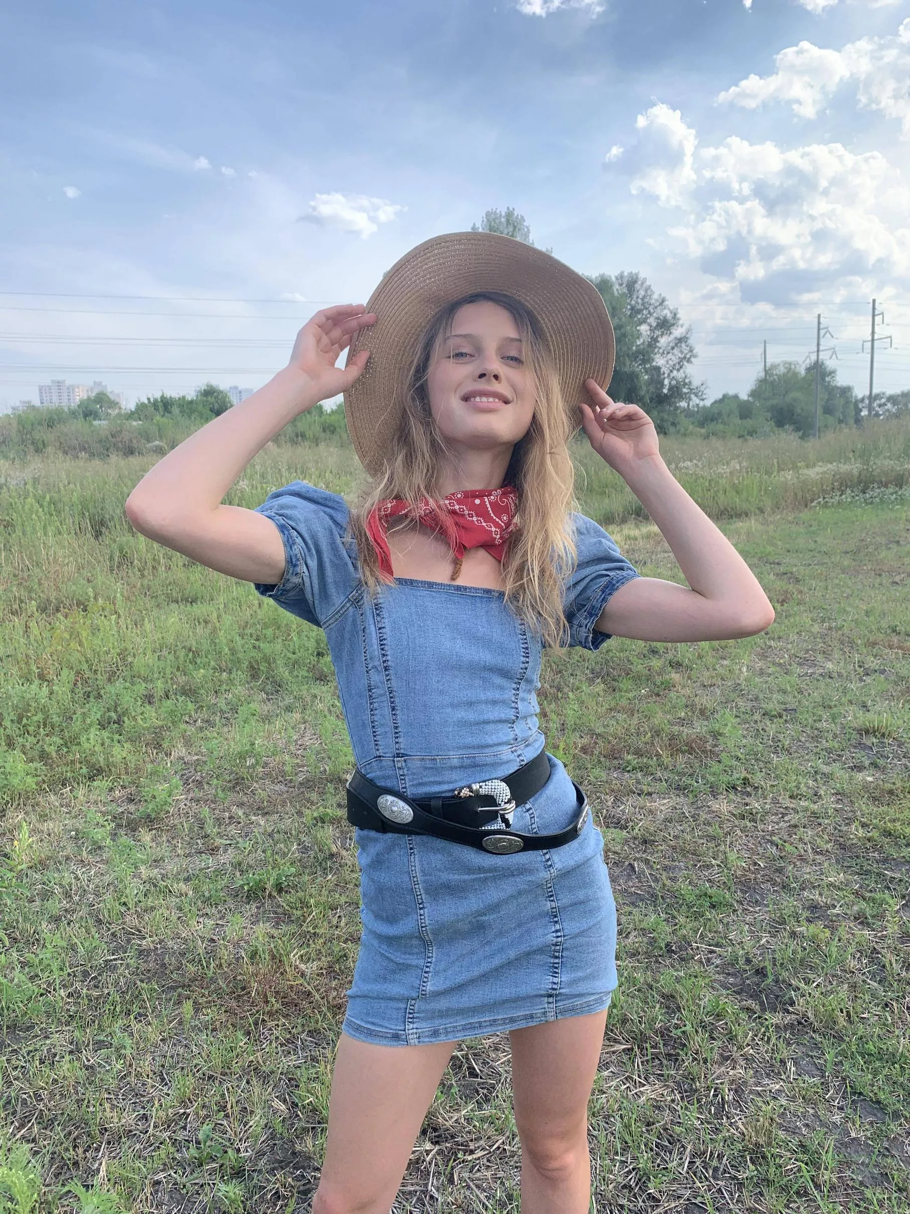 Your favorite countrygirl is back! [oc]