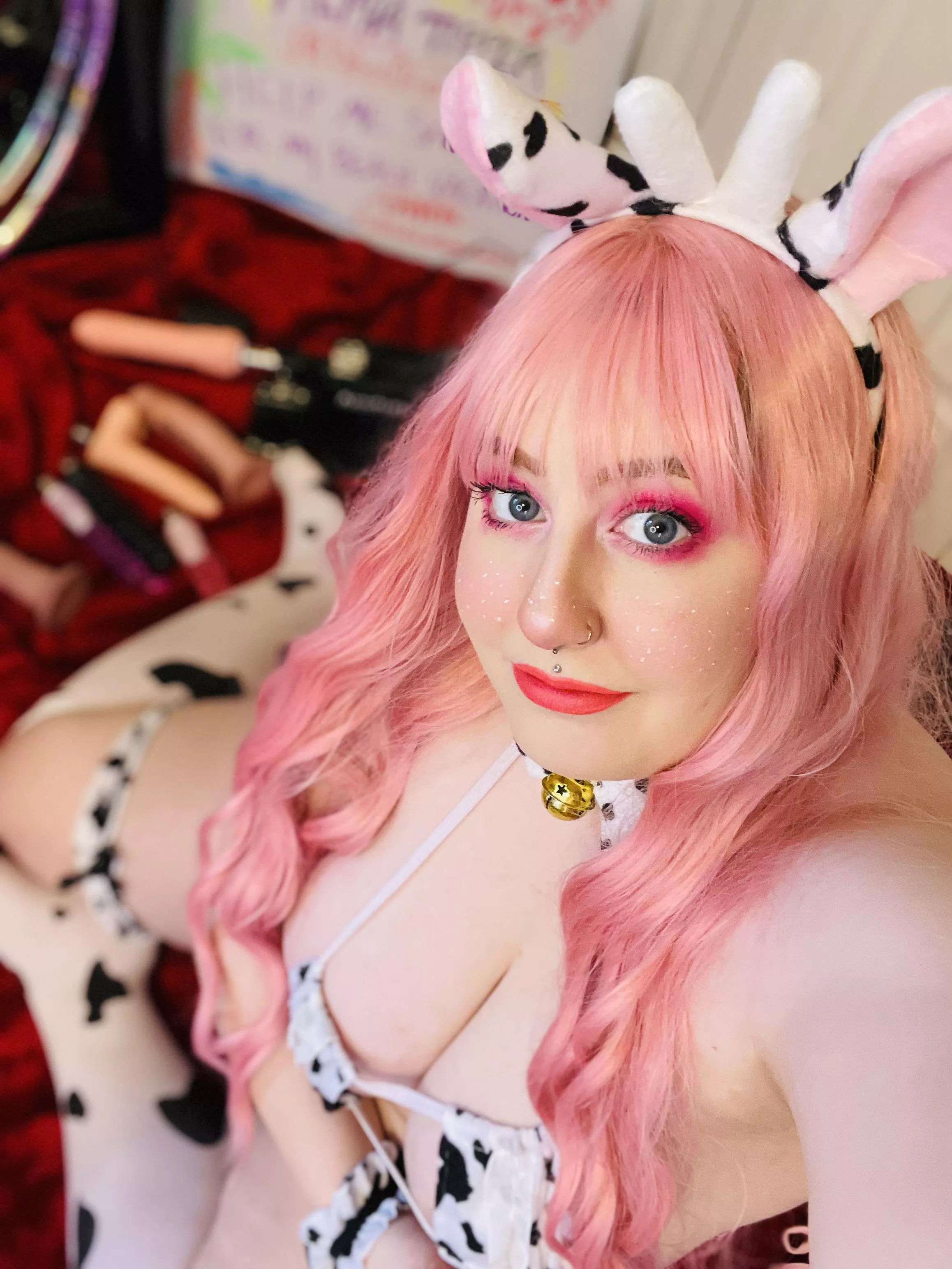 Your favorite thick cow is online! 🐮💕 link in comments or search lolahdreadful