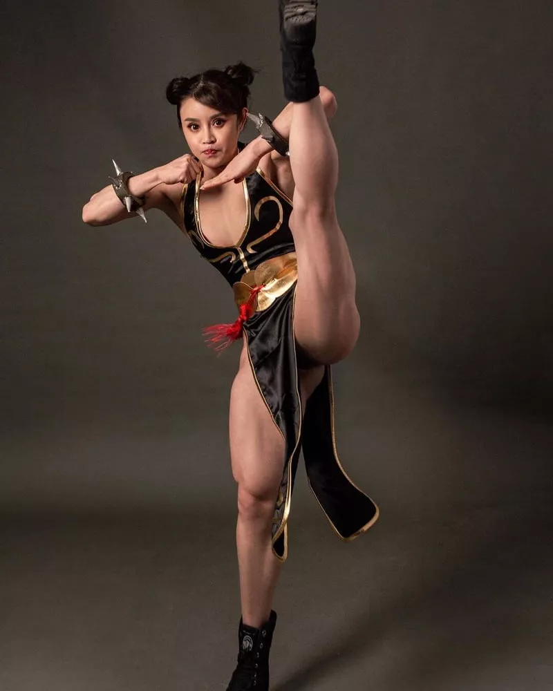 Yuan Herong Chun Li Cosplay