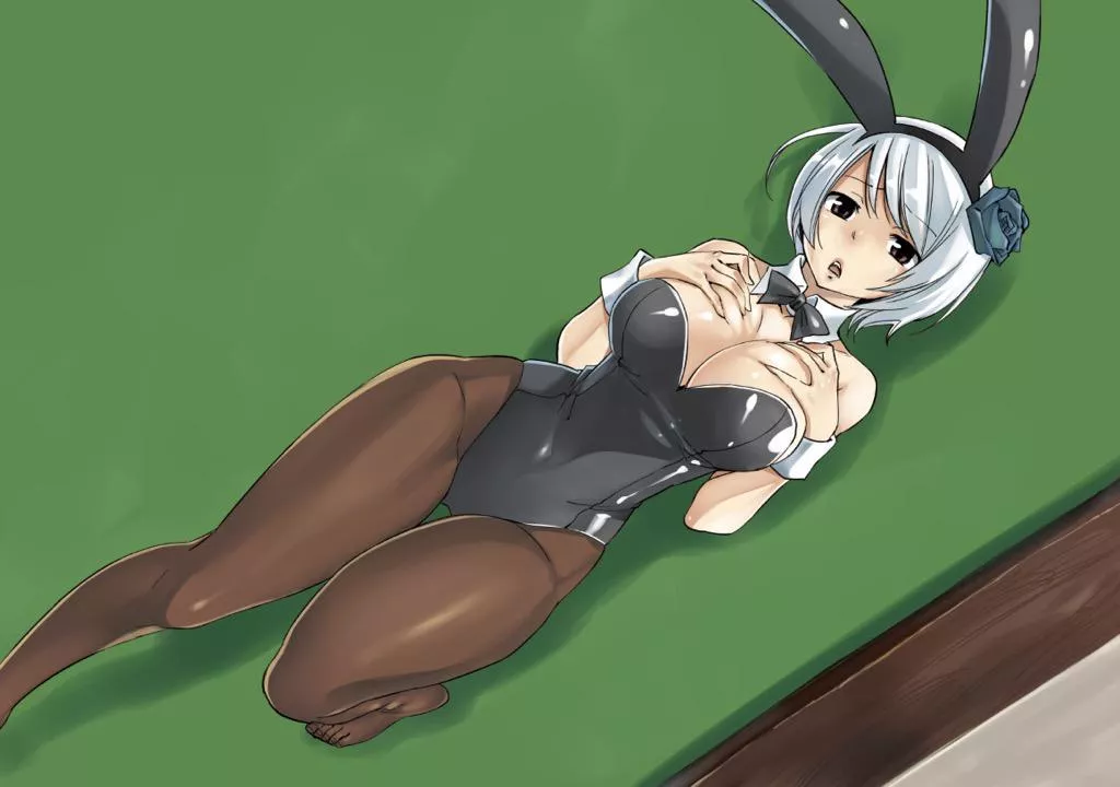 Yukino dressed as a hot bunny